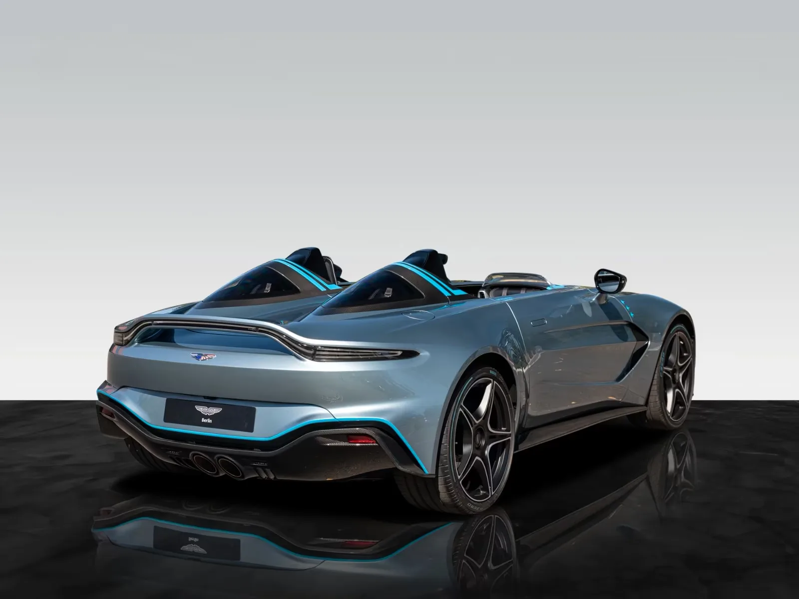 Aston Martin V12 SPEEDSTER