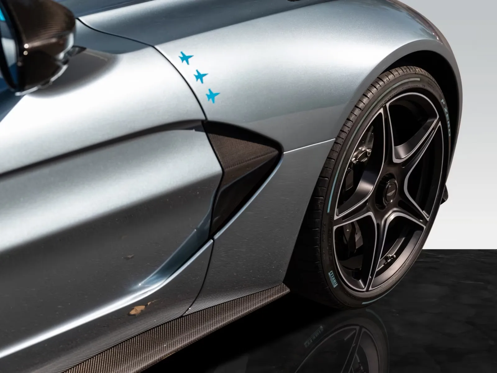 Aston Martin V12 SPEEDSTER