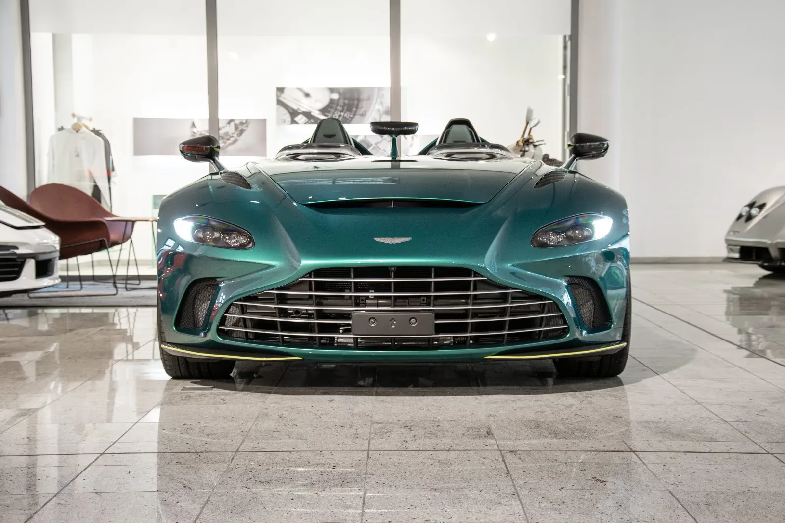 Aston Martin V12 Vantage Speedster