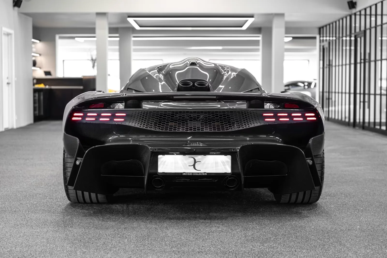 Aston Martin Valhalla
