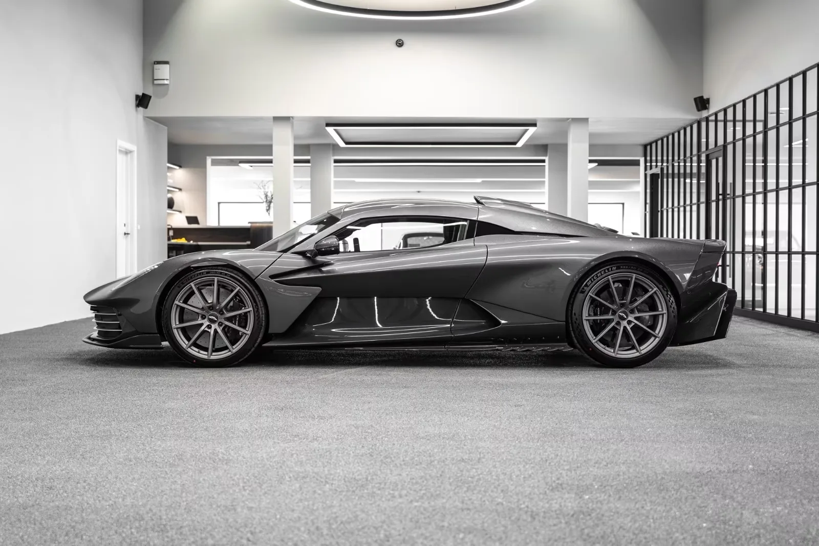 Aston Martin Valhalla