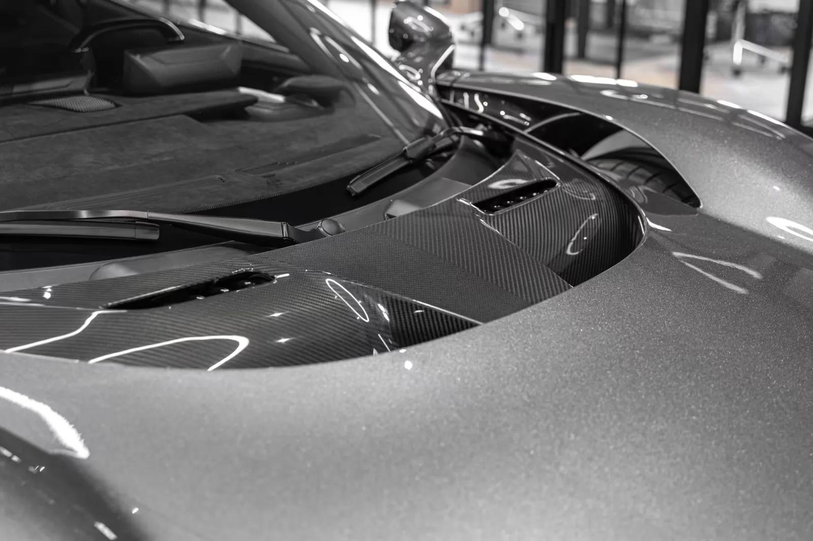 Aston Martin Valhalla