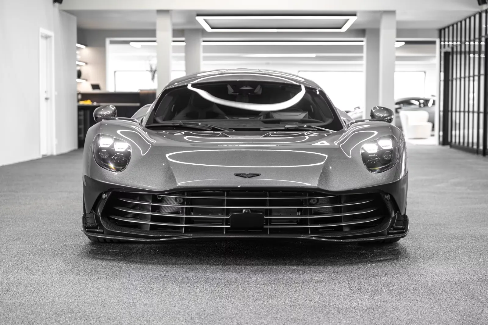 Aston Martin Valhalla