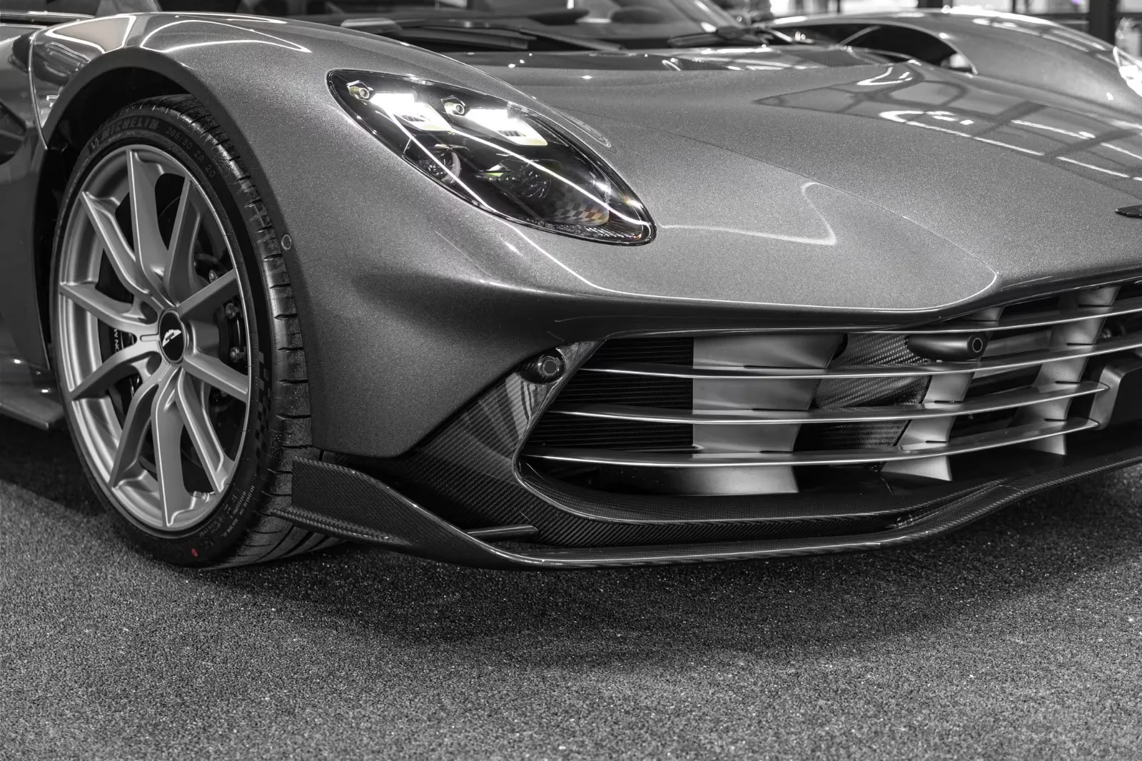 Aston Martin Valhalla