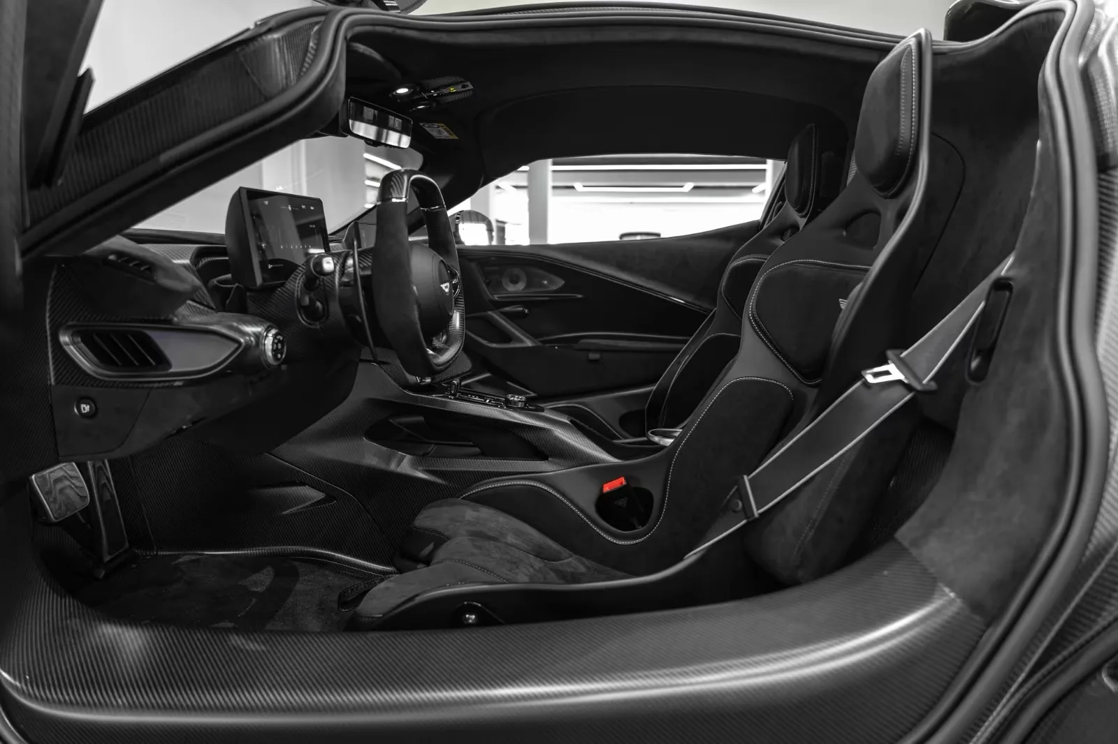 Aston Martin Valhalla