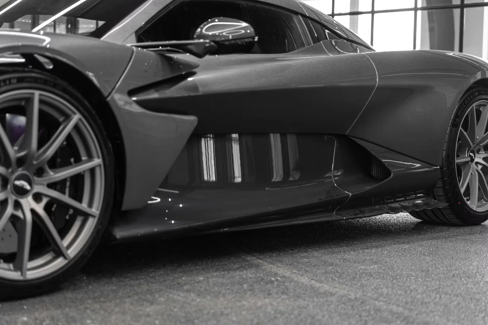 Aston Martin Valhalla