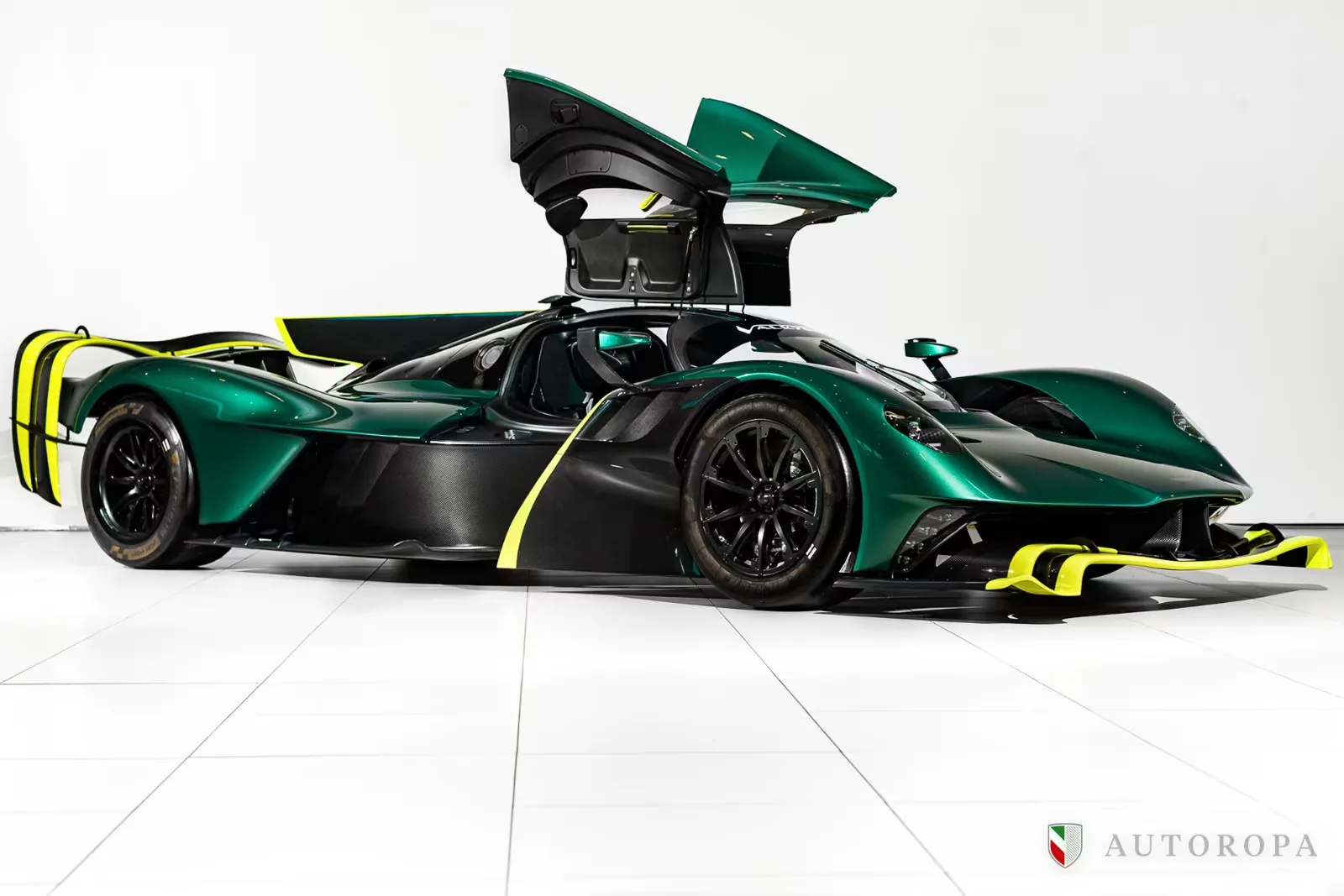 Aston Martin Valkyrie AMR Pro Track Edition