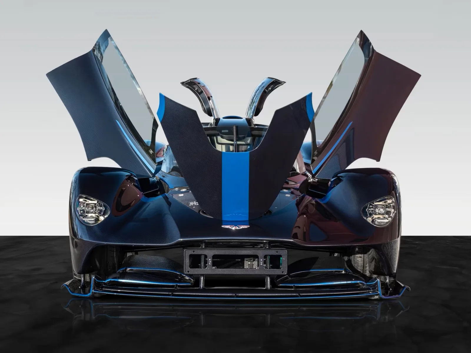 Aston Martin Valkyrie Spider Q Blue Carbon