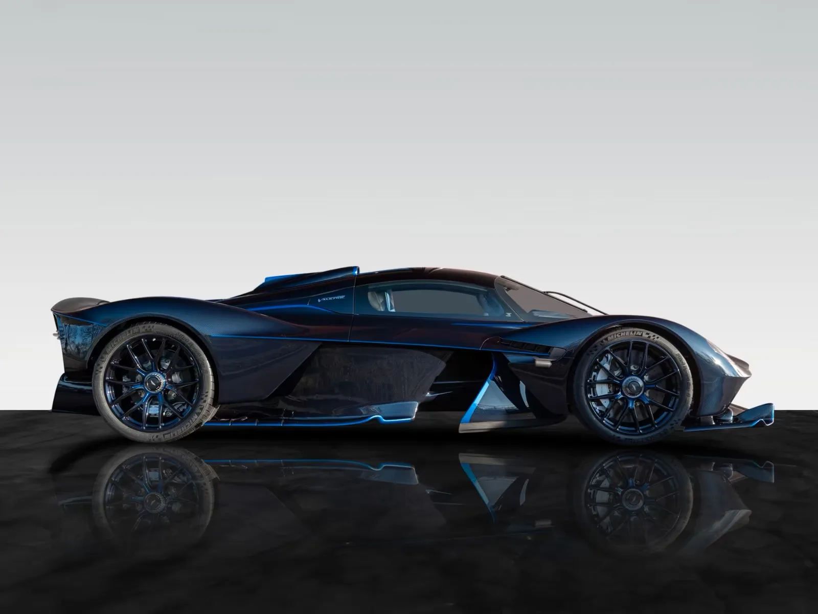 Aston Martin Valkyrie Spider Q Blue Carbon