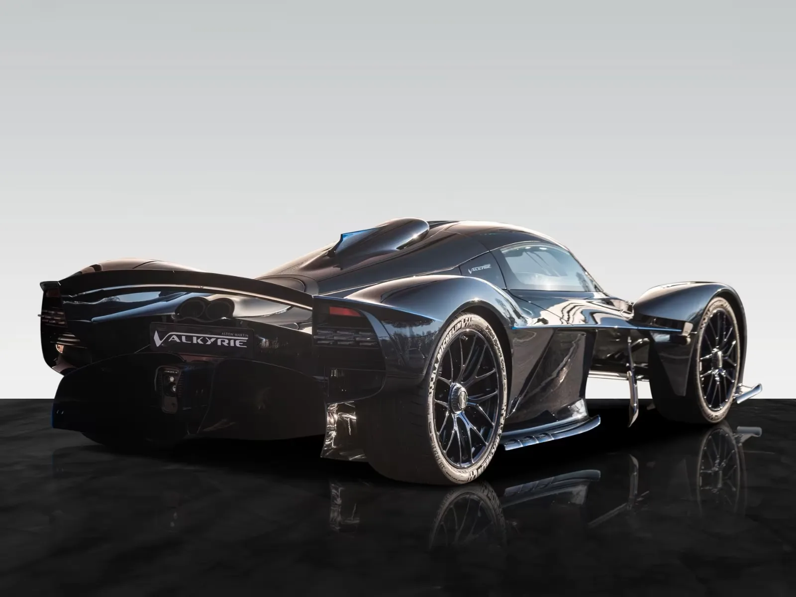 Aston Martin Valkyrie Spider Q Blue Carbon