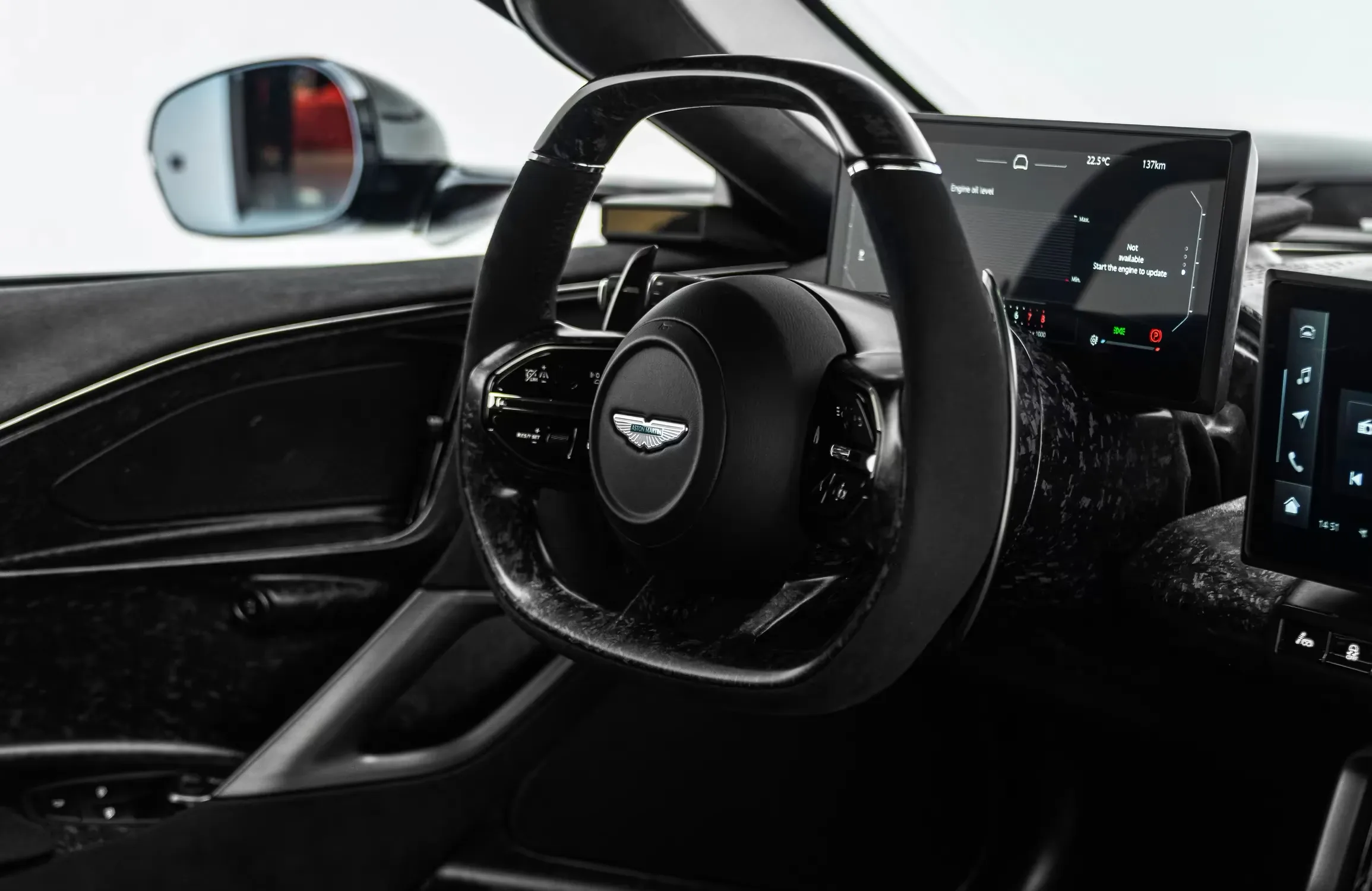 Aston Martin Valhalla 2026