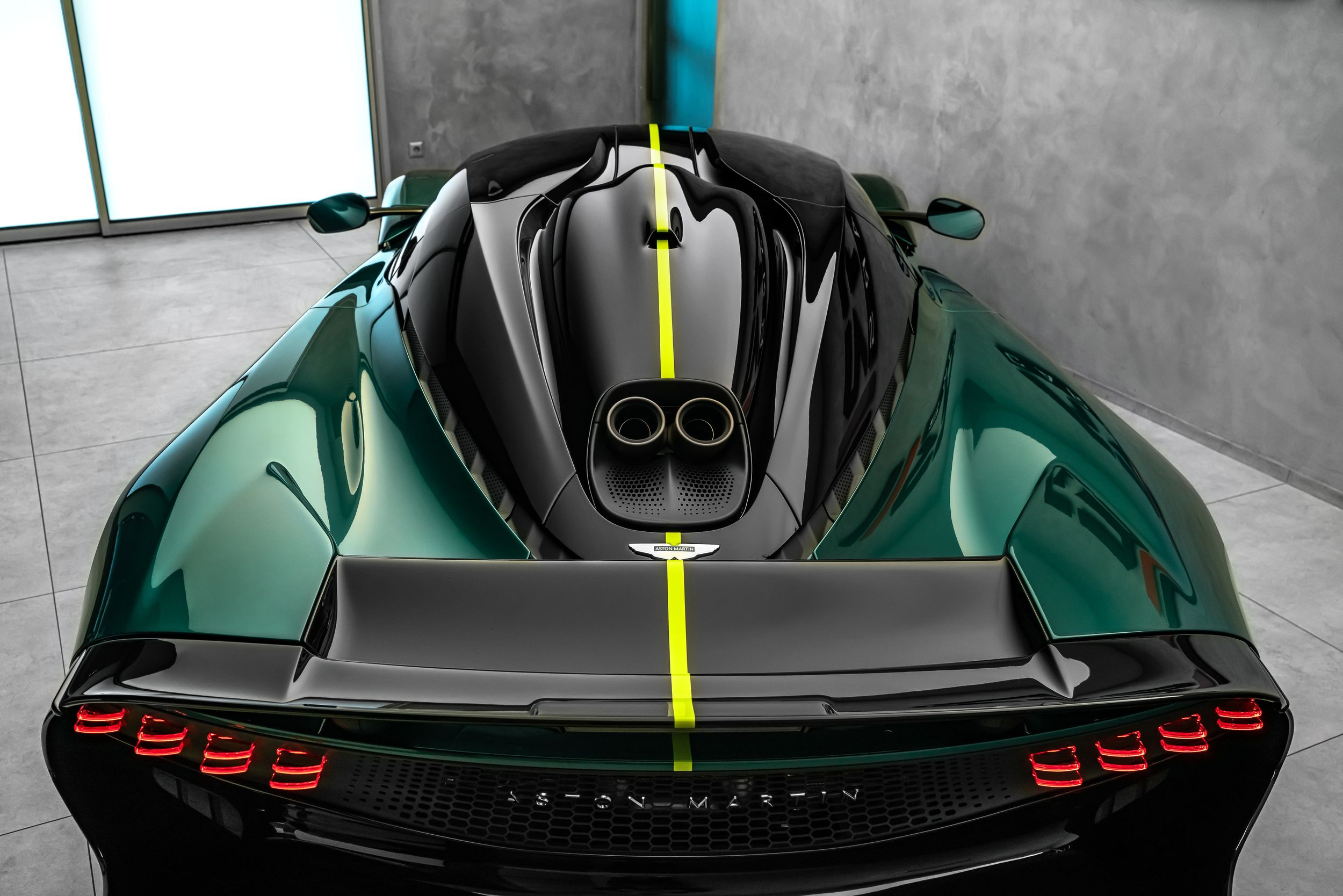 Aston Martin Valhalla