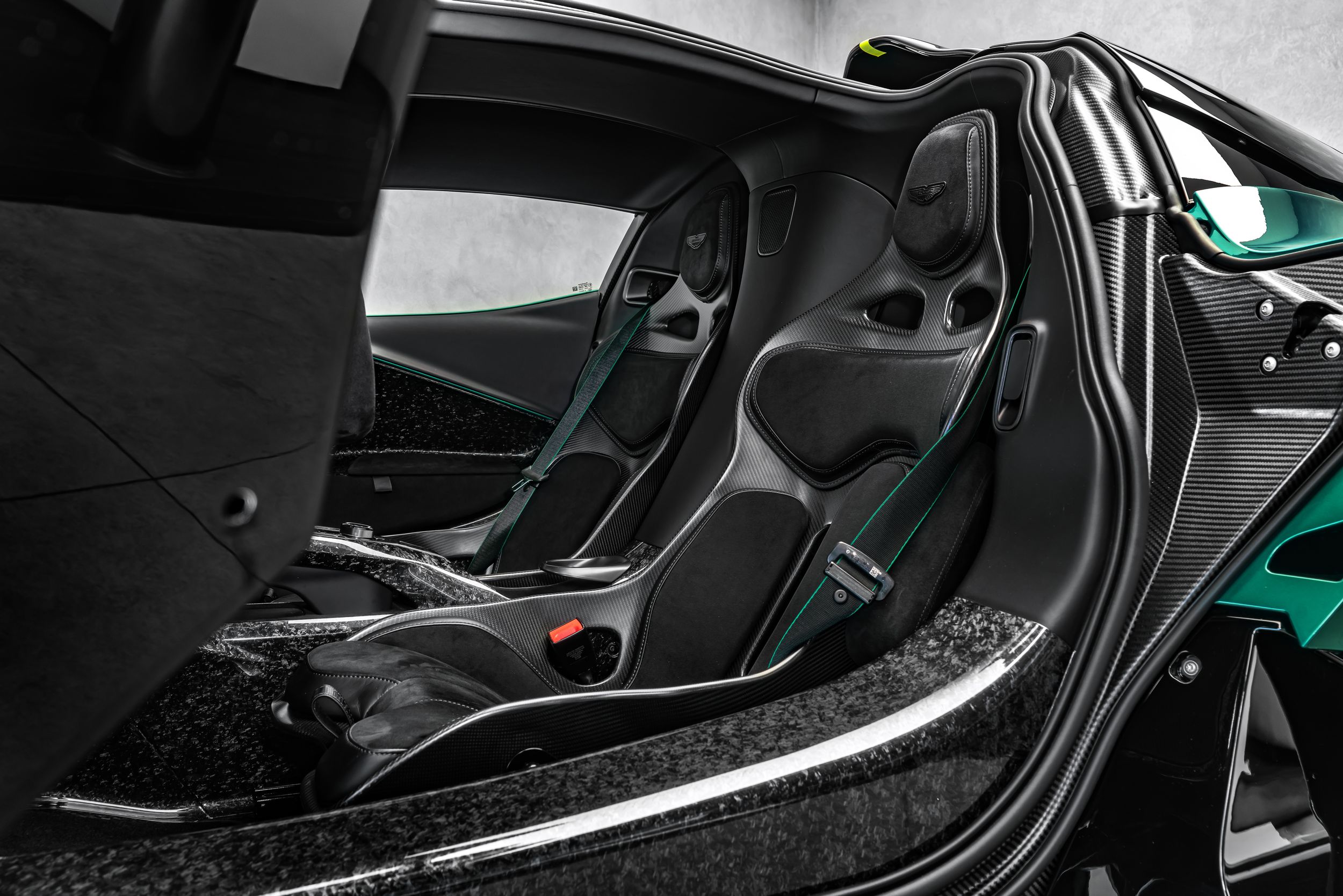 Aston Martin Valhalla