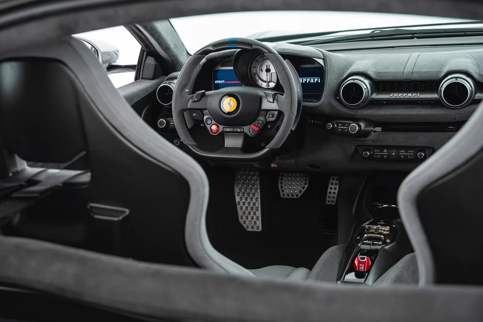 Ferrari 812 Competizione Tailor Made