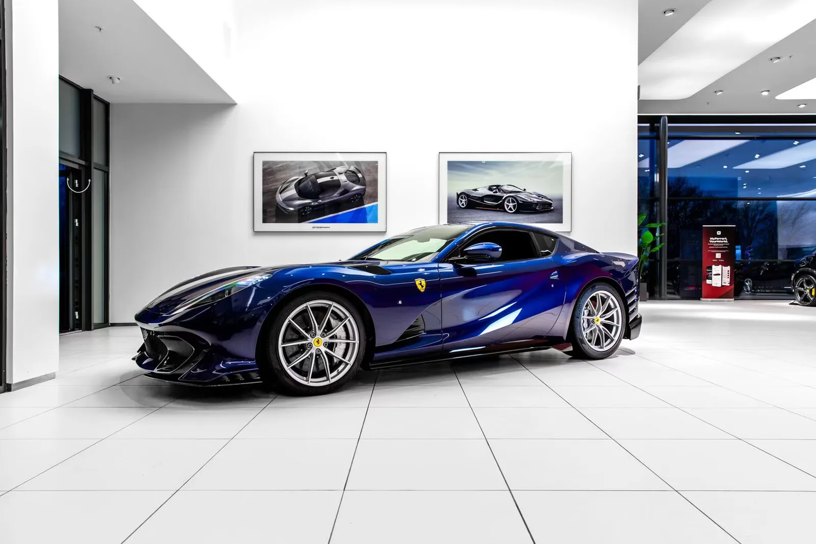 Ferrari 812 competizione aperta 3