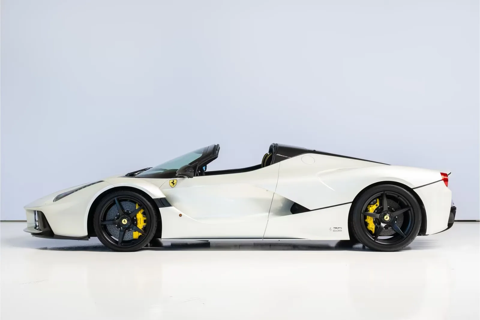 Ferrari LaFerrari Aperta