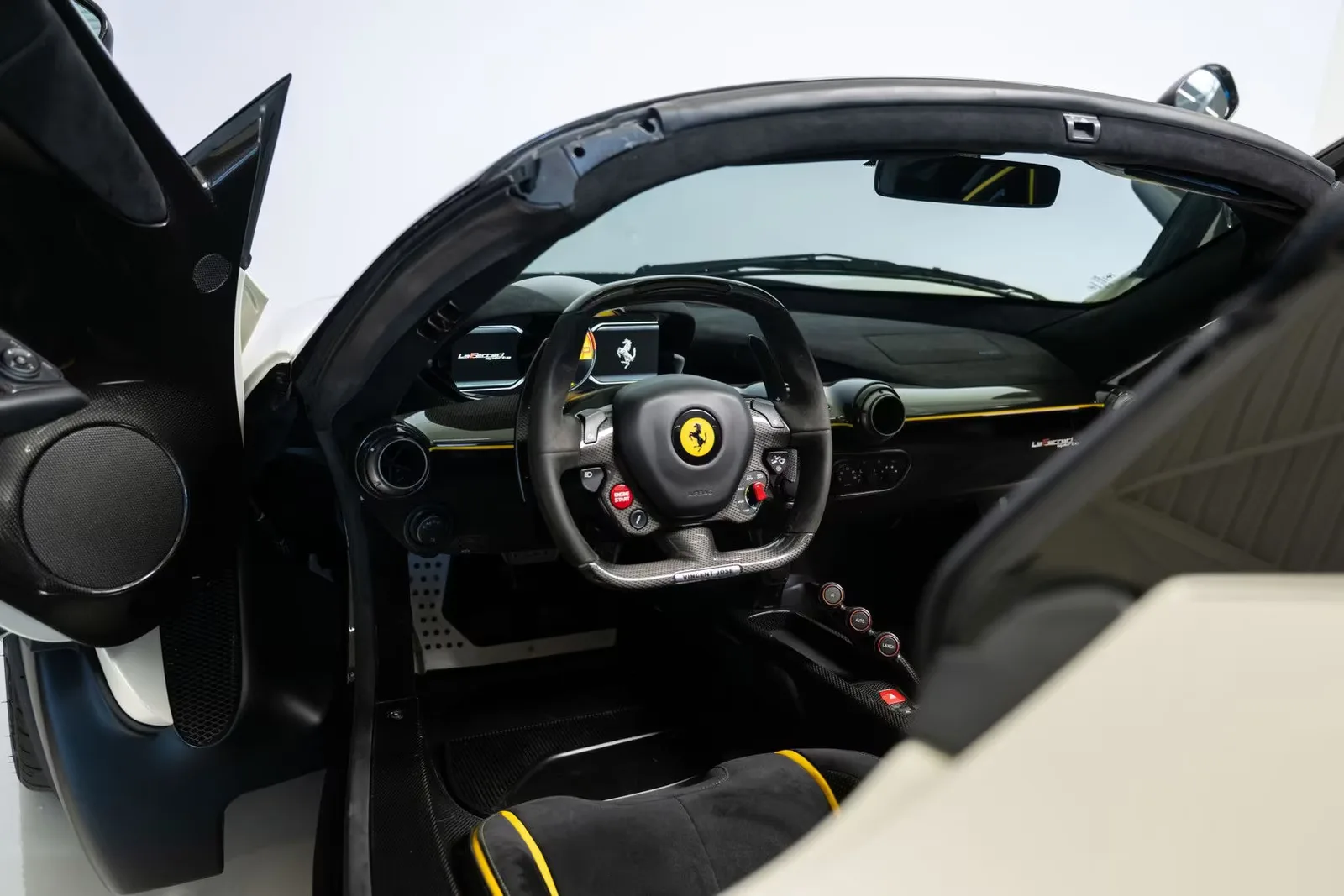 Ferrari LaFerrari Aperta
