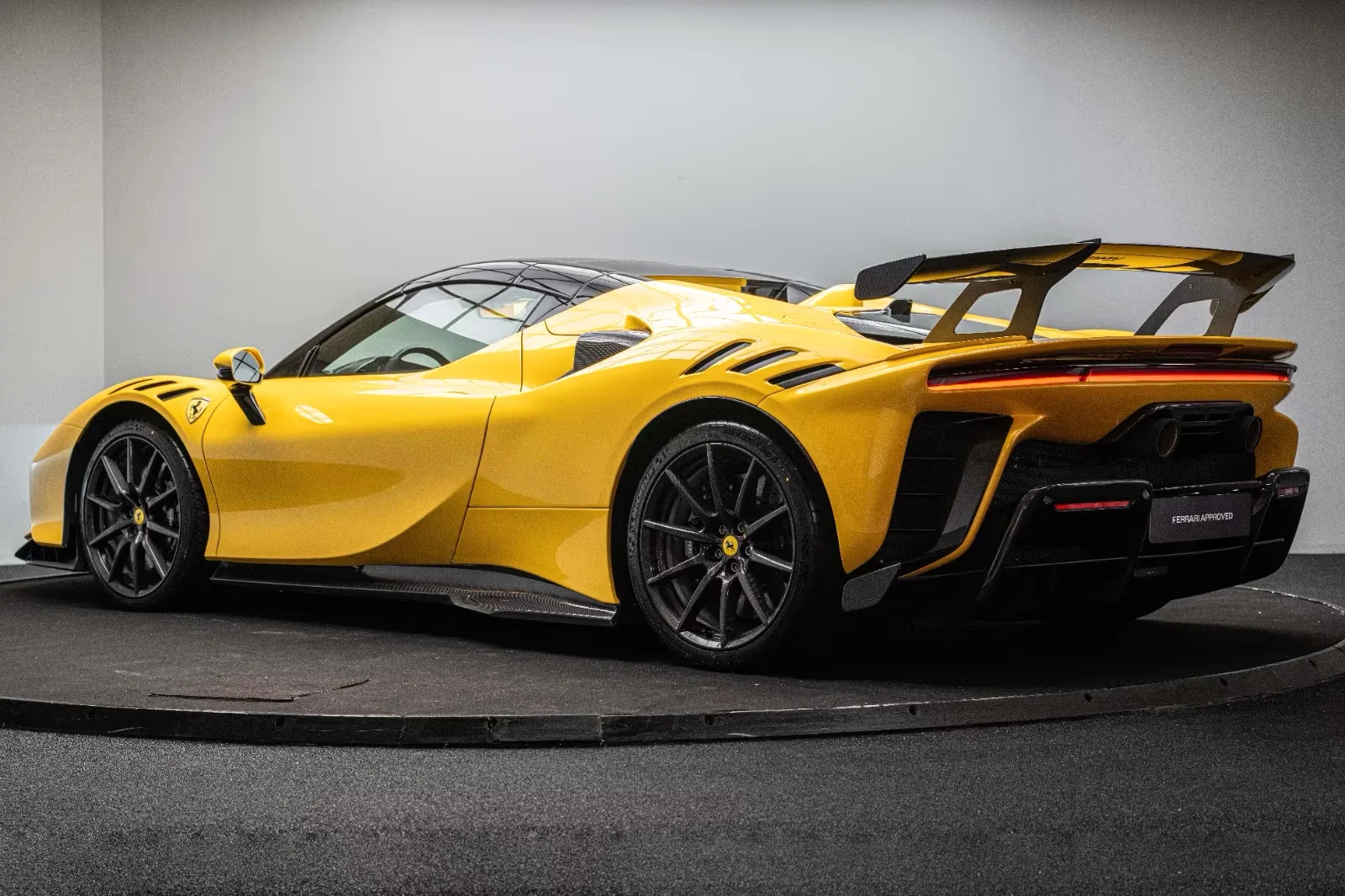 Ferrari SF90 XX SPIDER