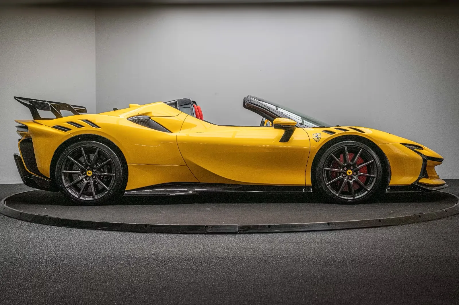Ferrari SF90 XX SPIDER