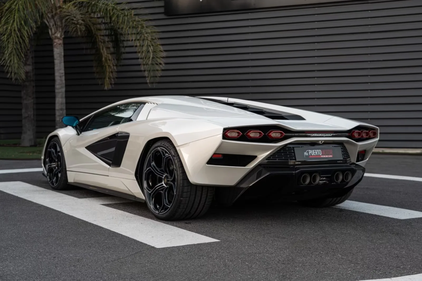 Lamborghini Countach LPI 800-4