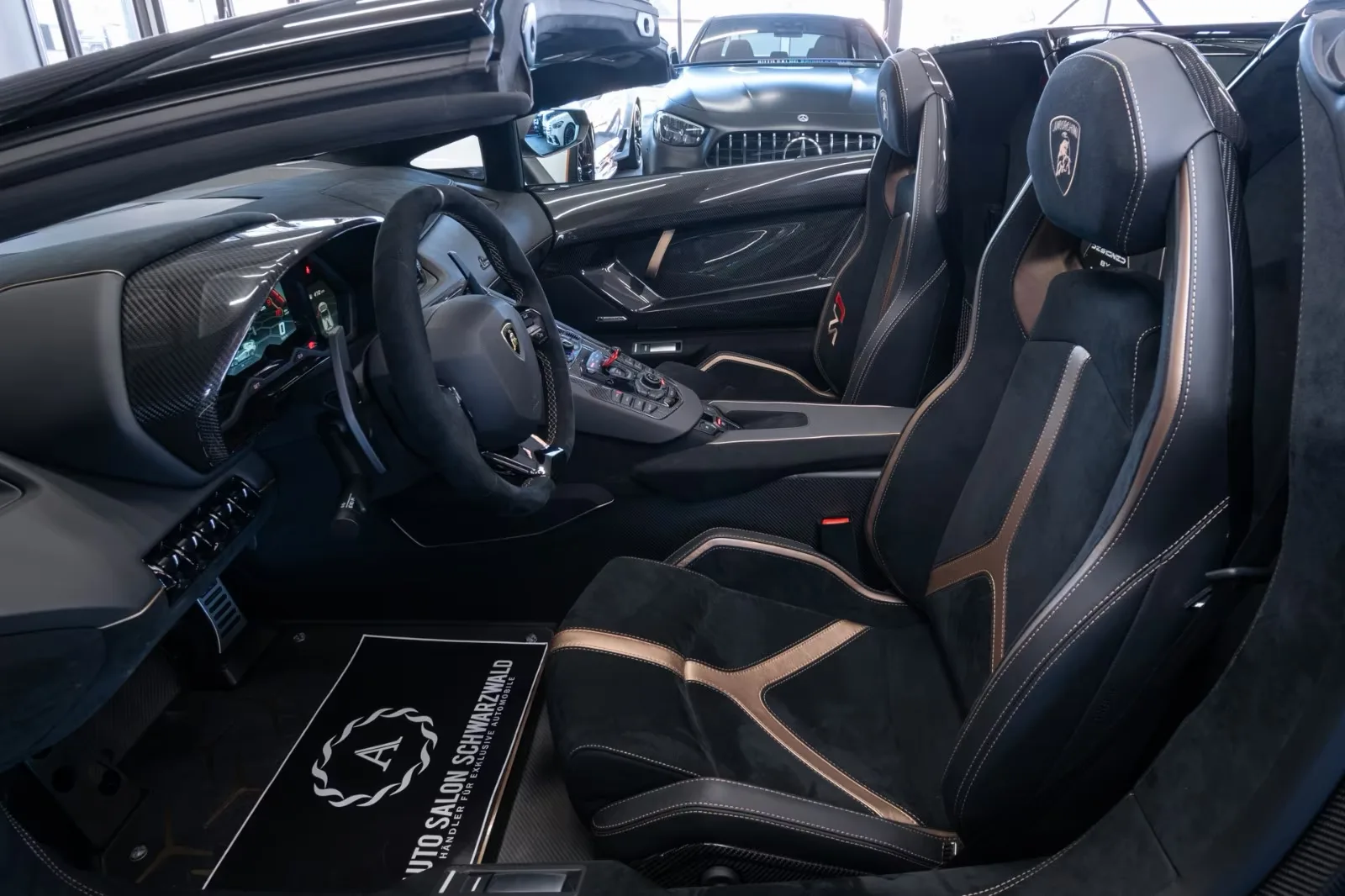 Lamborghini Aventador SVJ Roadster