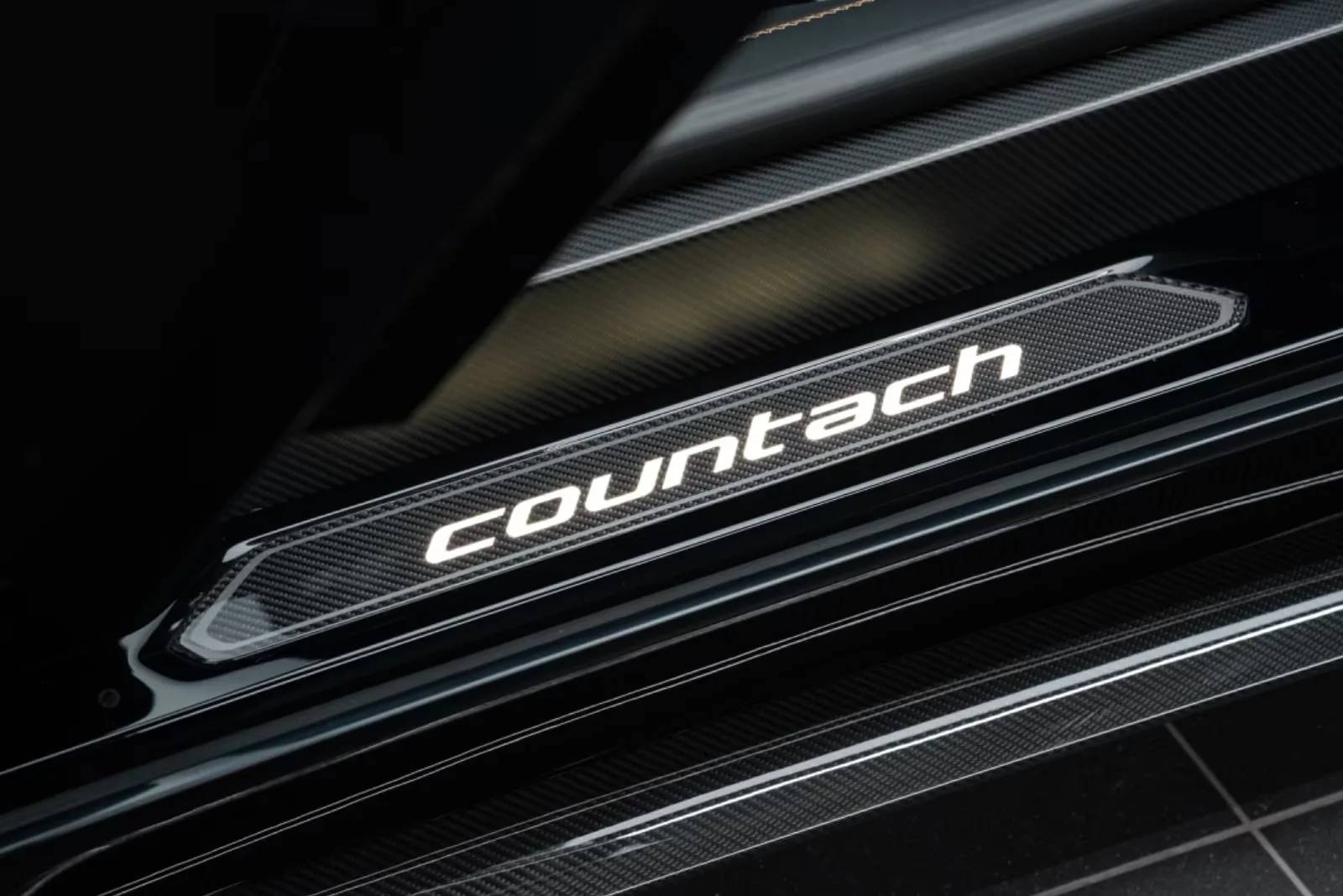 Lamborghini Countach LPI 800-4