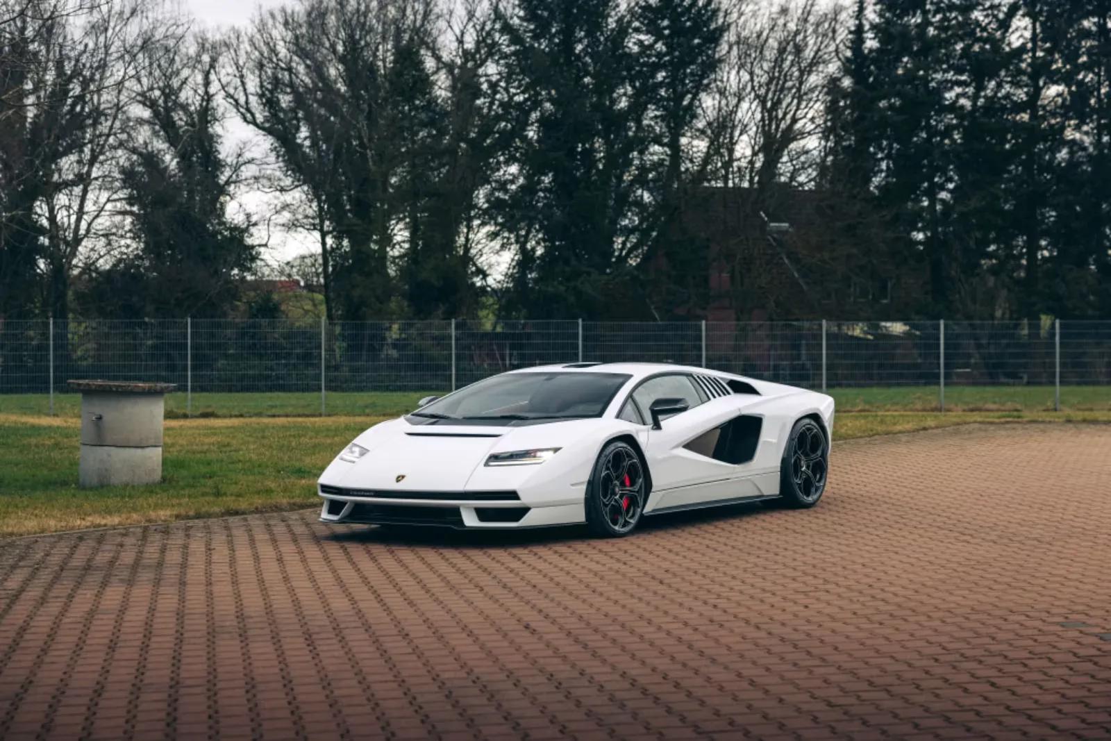 Lamborghini Countach LPI 800-4