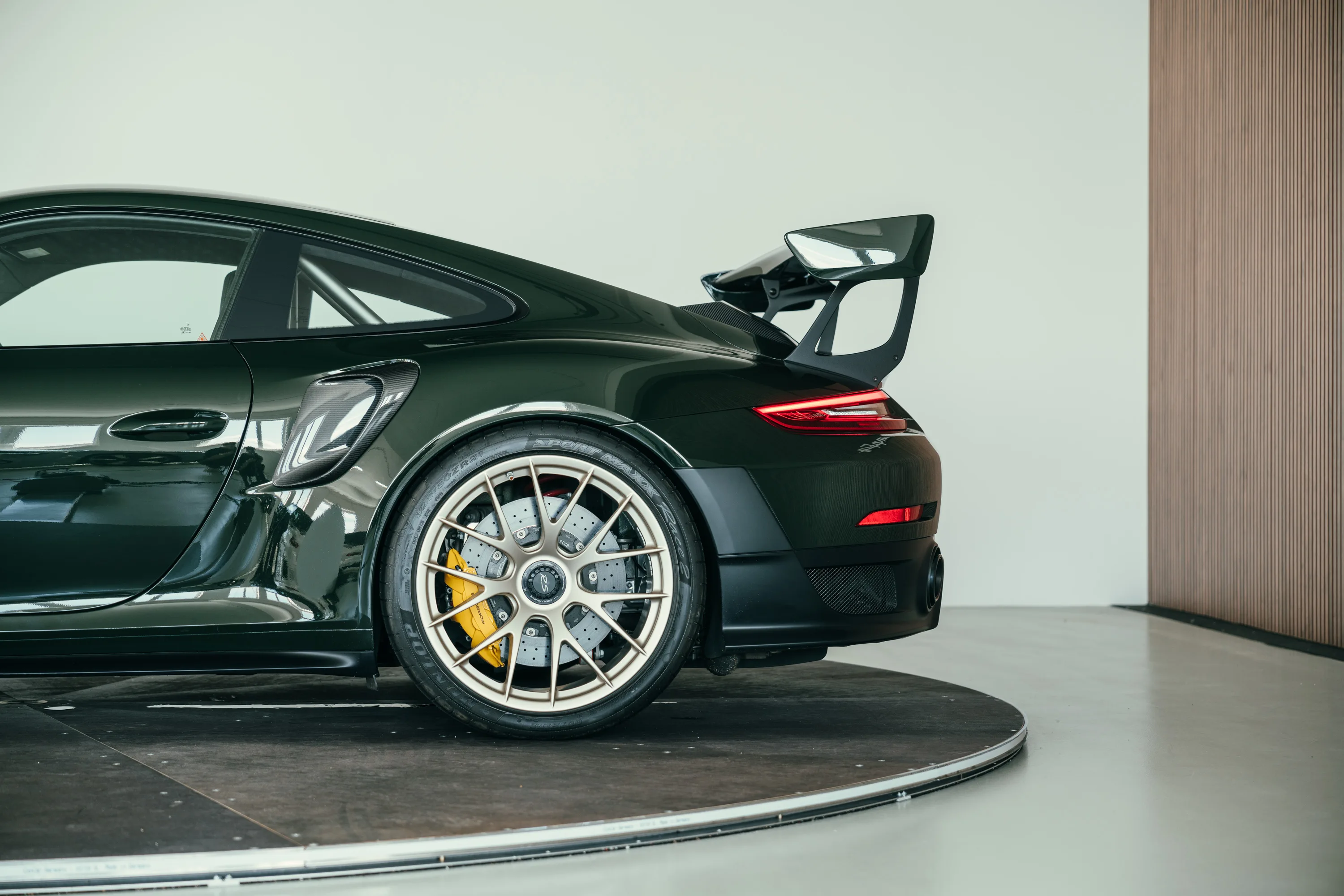 Porsche 911 GT2 RS