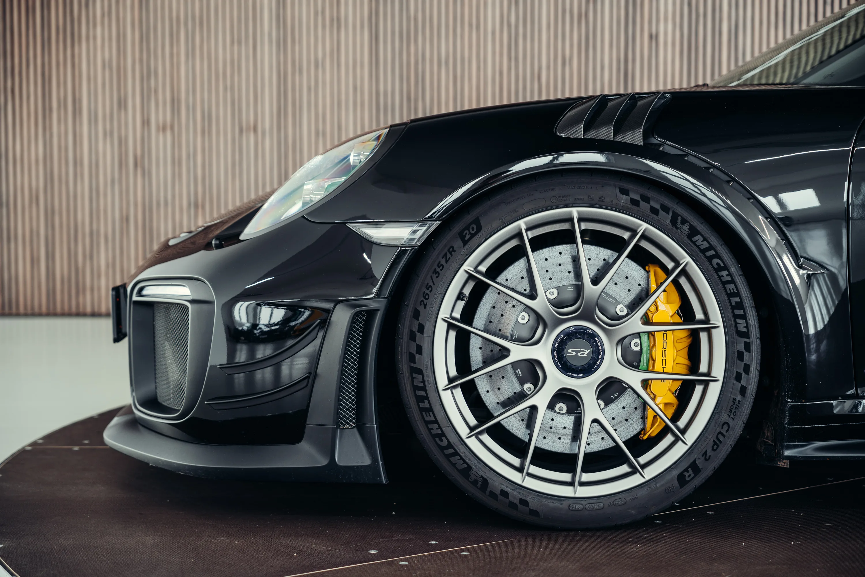 Porsche 911 GT2 RS