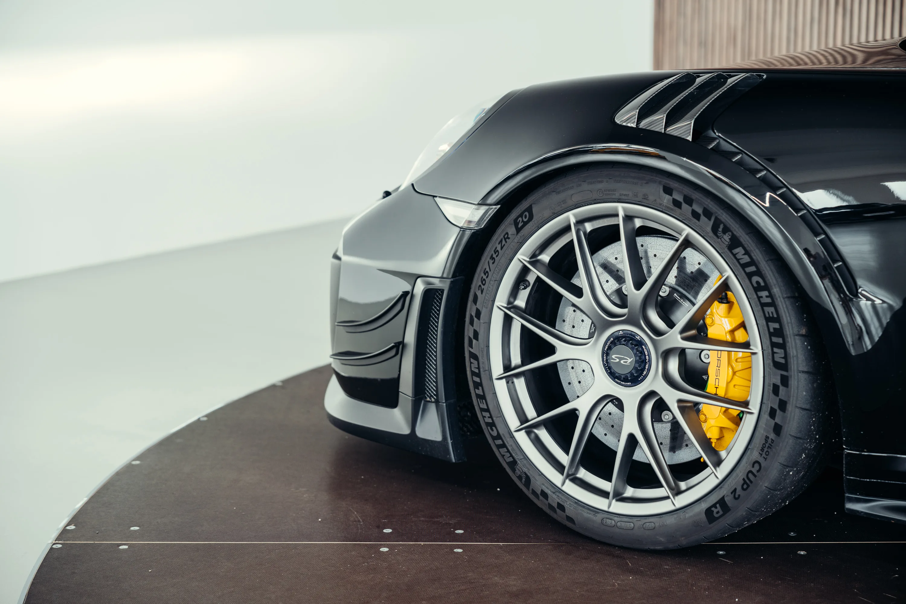 Porsche 911 GT2 RS