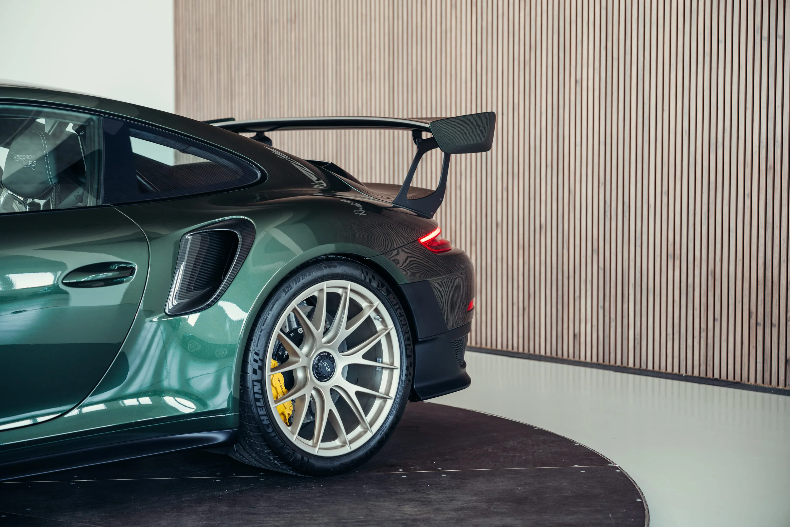 Porsche 911 GT2 RS