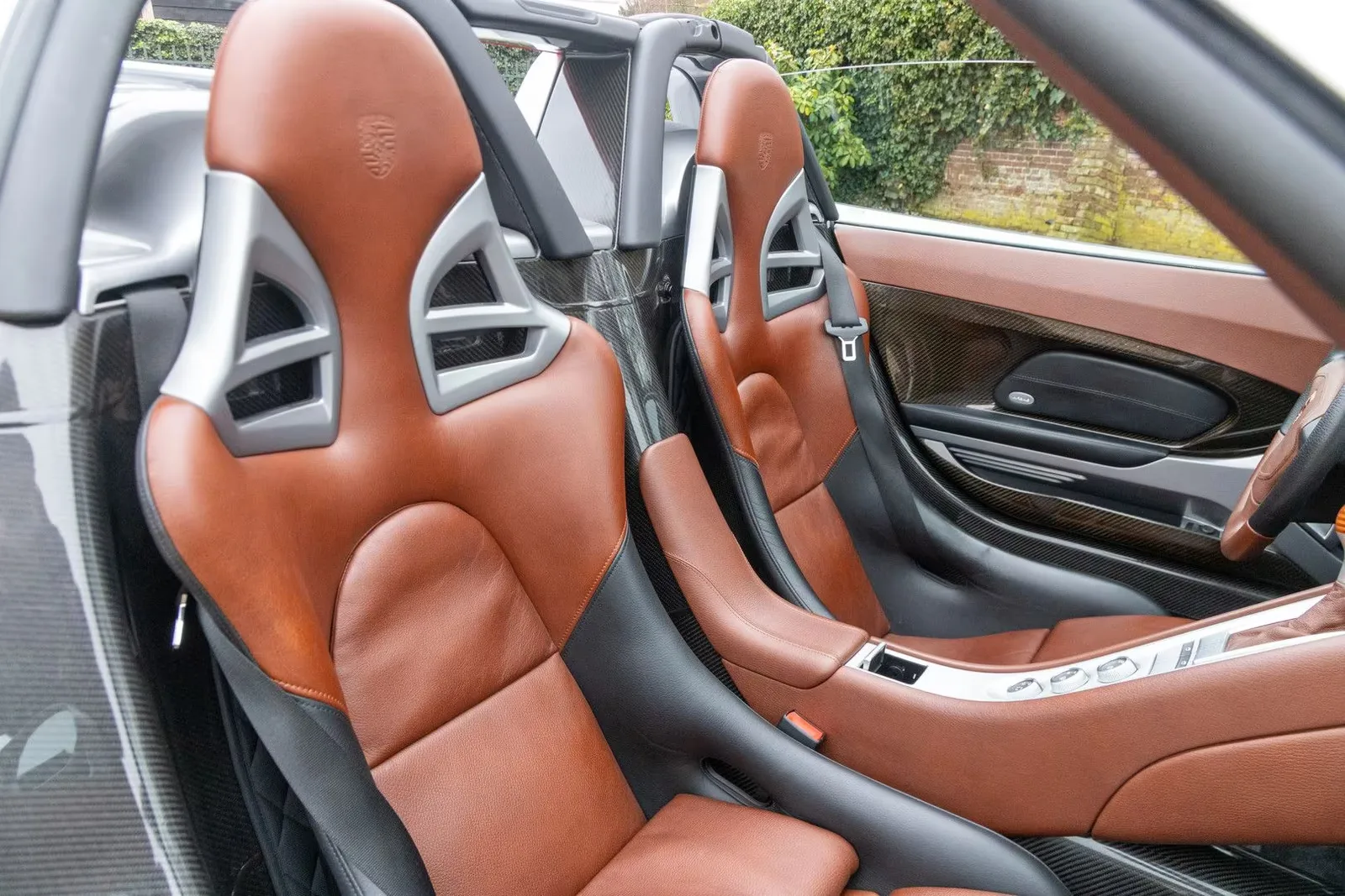 Porsche Carrera GT For Sale - HYPERLUXE