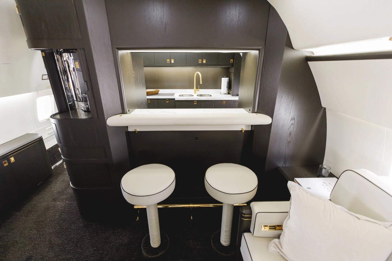 Boeing BBJ kitchen