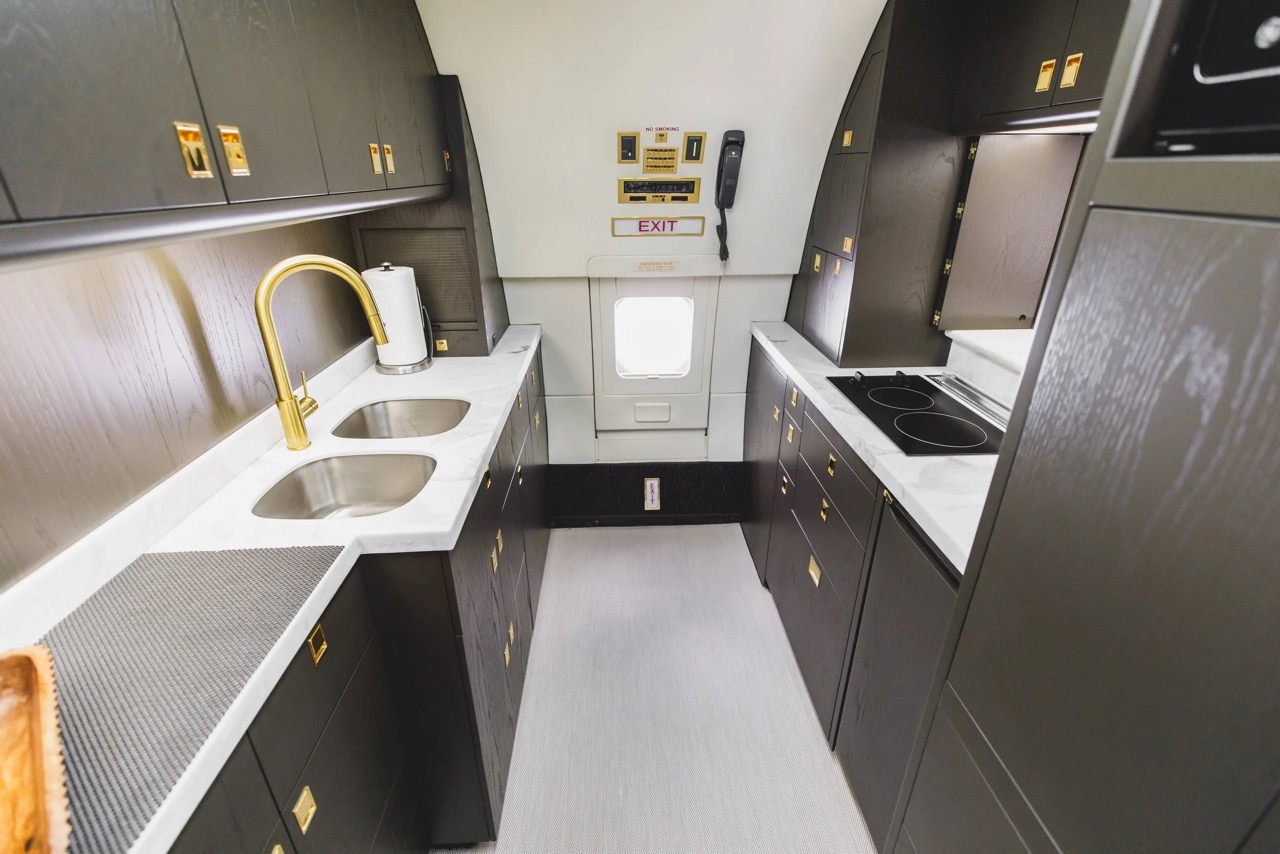 Boeing BBJ galley detail