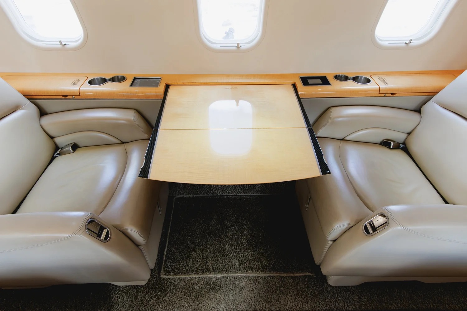 Challenger 300