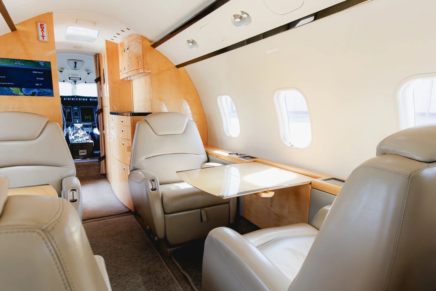 Challenger 300