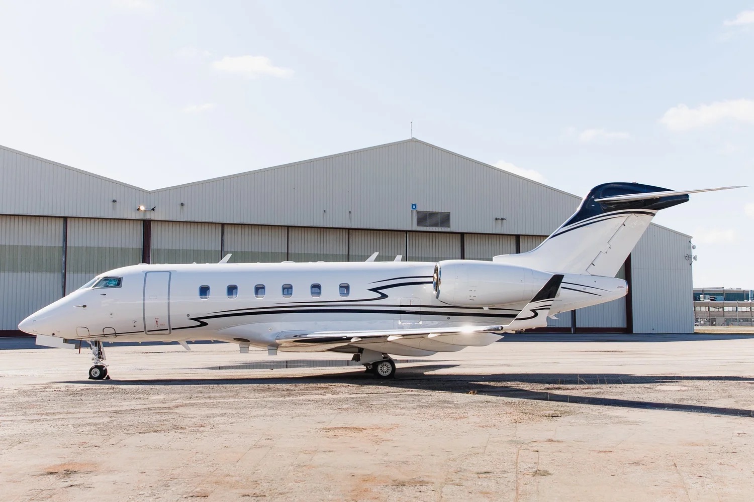 Challenger 300