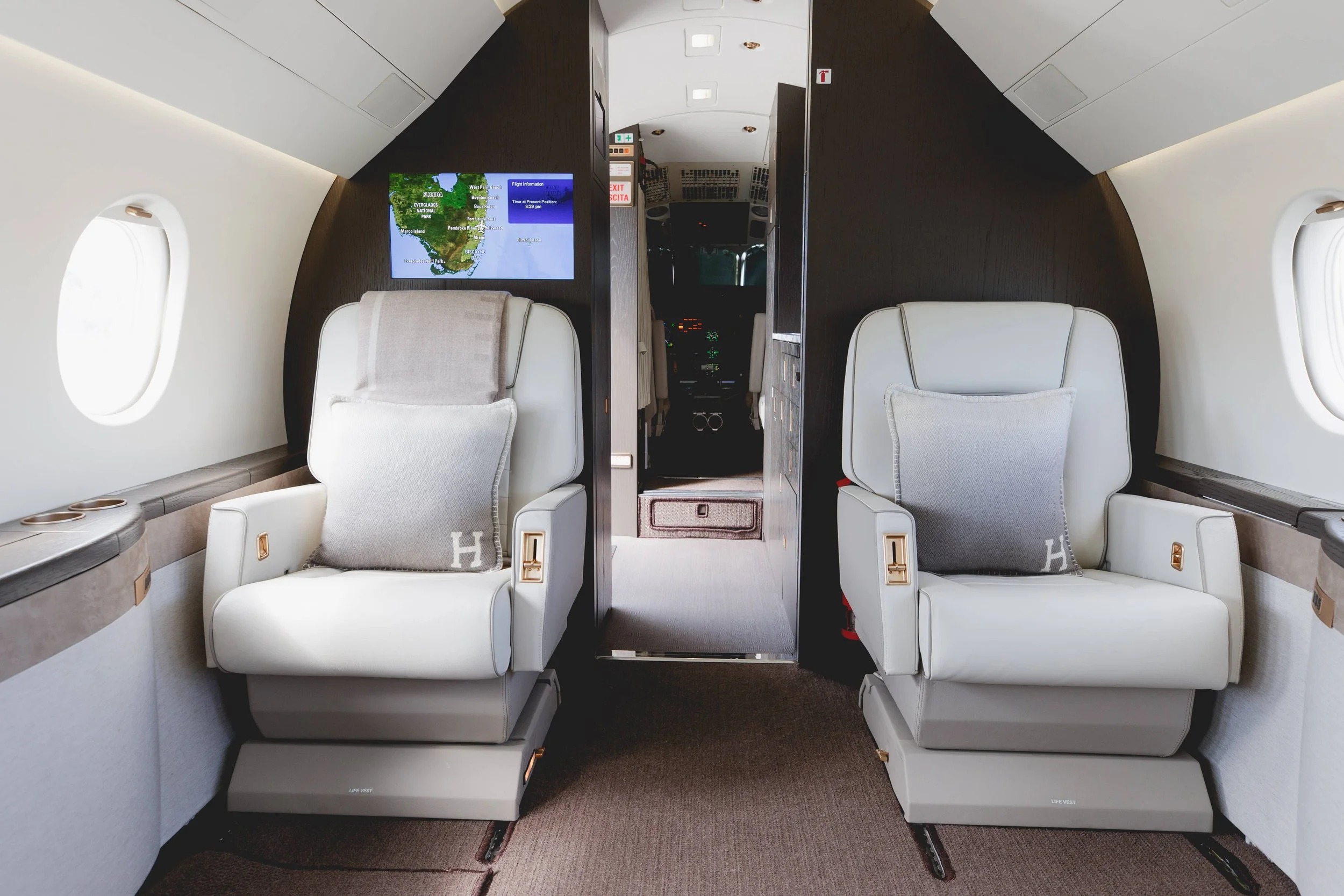 Falcon 2000 interior detail