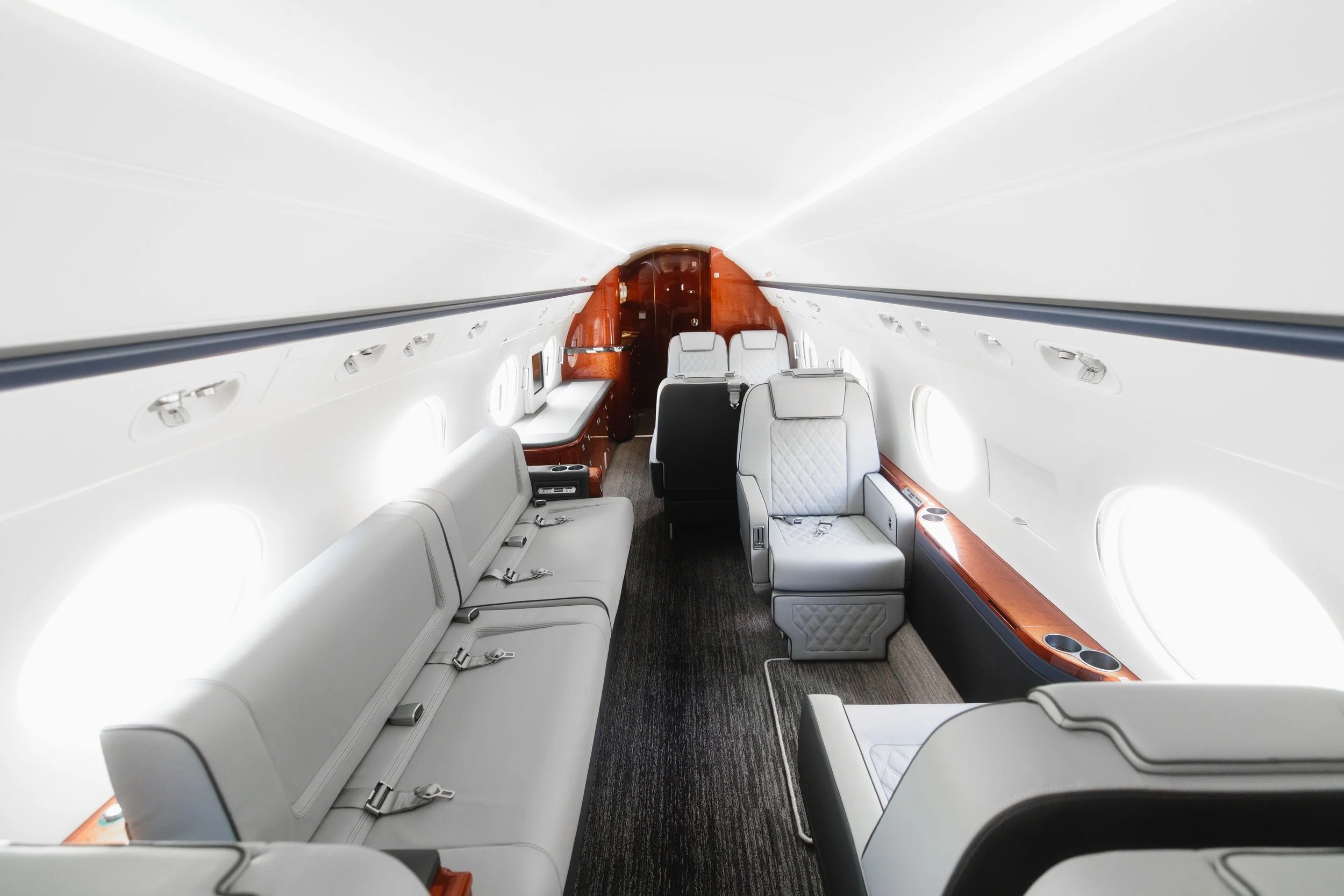 Gulfstream G450 forward cabin