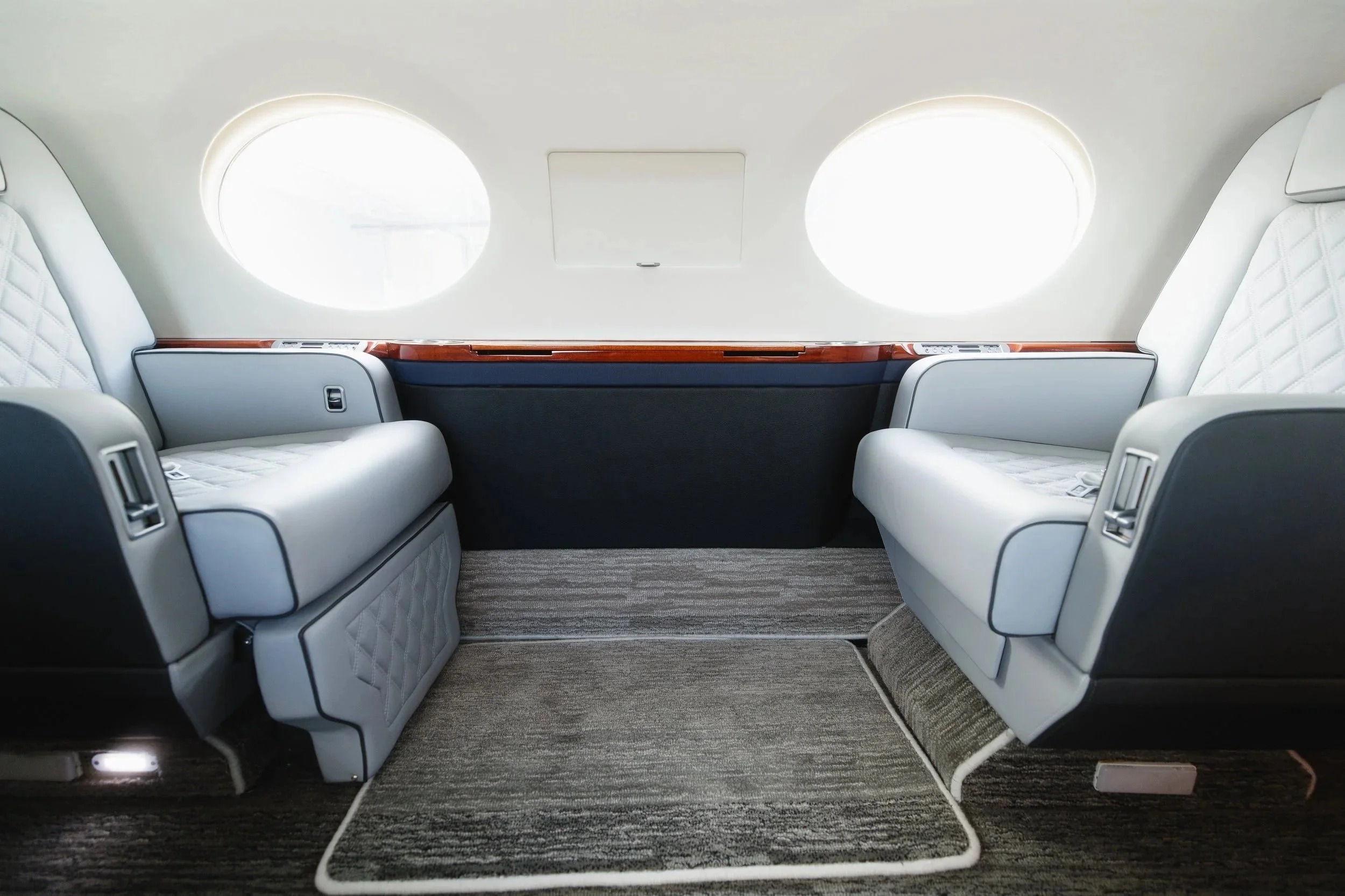 Gulfstream G450 dado panel