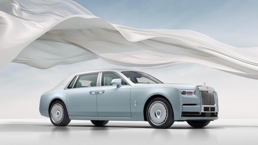 2025 Rolls-Royce Phantom Scintilla