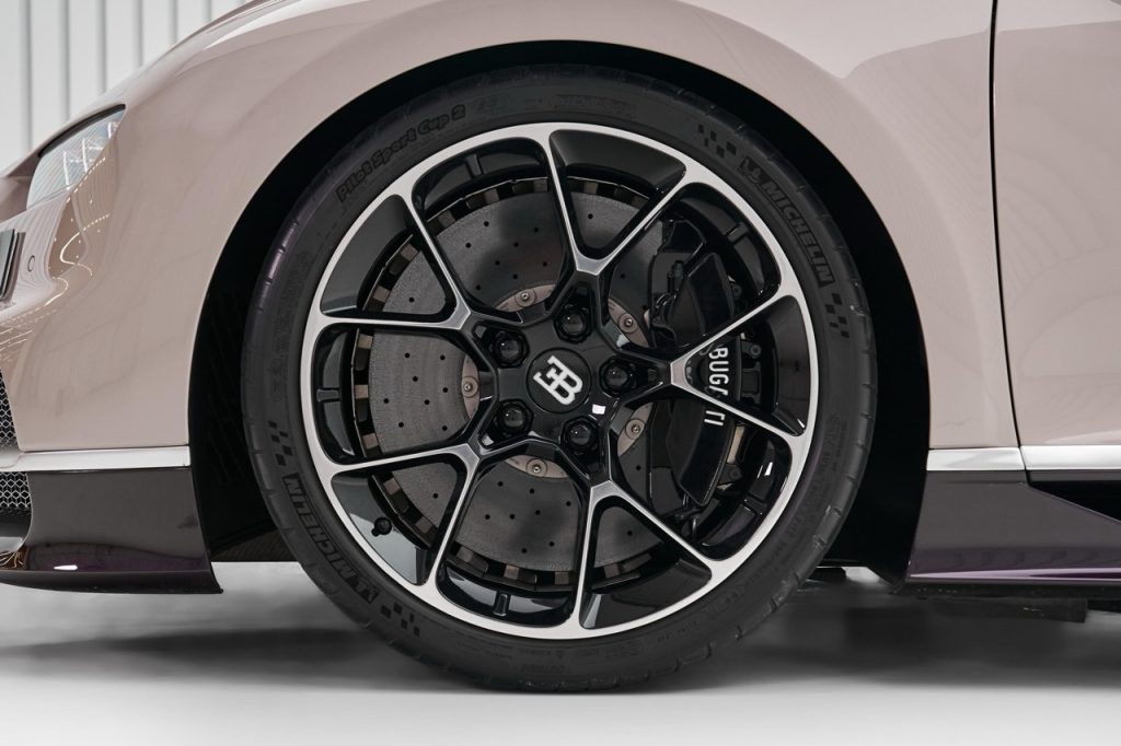 BUGATTI CHIRON 2018 FOR SALE - HYPERLUXE